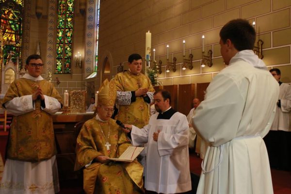 Márfi Gyula érsek 2017. május 19-én, a Szent Mihály Bazilikában ünnepi szentmise keretében szentelte diakónussá Tóth Tamást