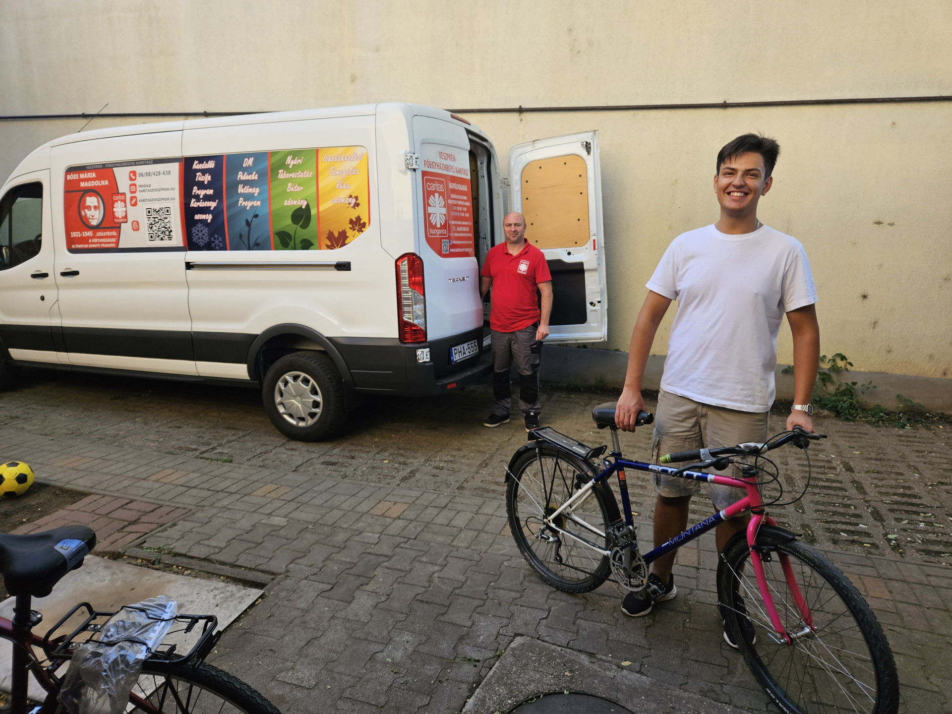 A Veszprémi Karitász újabb segélyszállítmánya Kárpátaljára