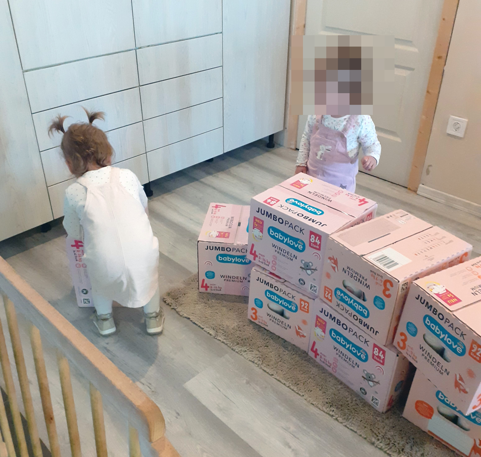 Tizenöt éve a legkisebbekért – pelenkaadomány a rászoruló családoknak