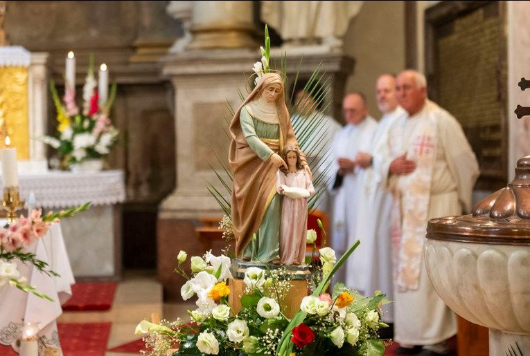 „A hagyomány a jövőt jelenti” – Dr. Udvardy György érsek a Szent Anna Palóc Búcsún
