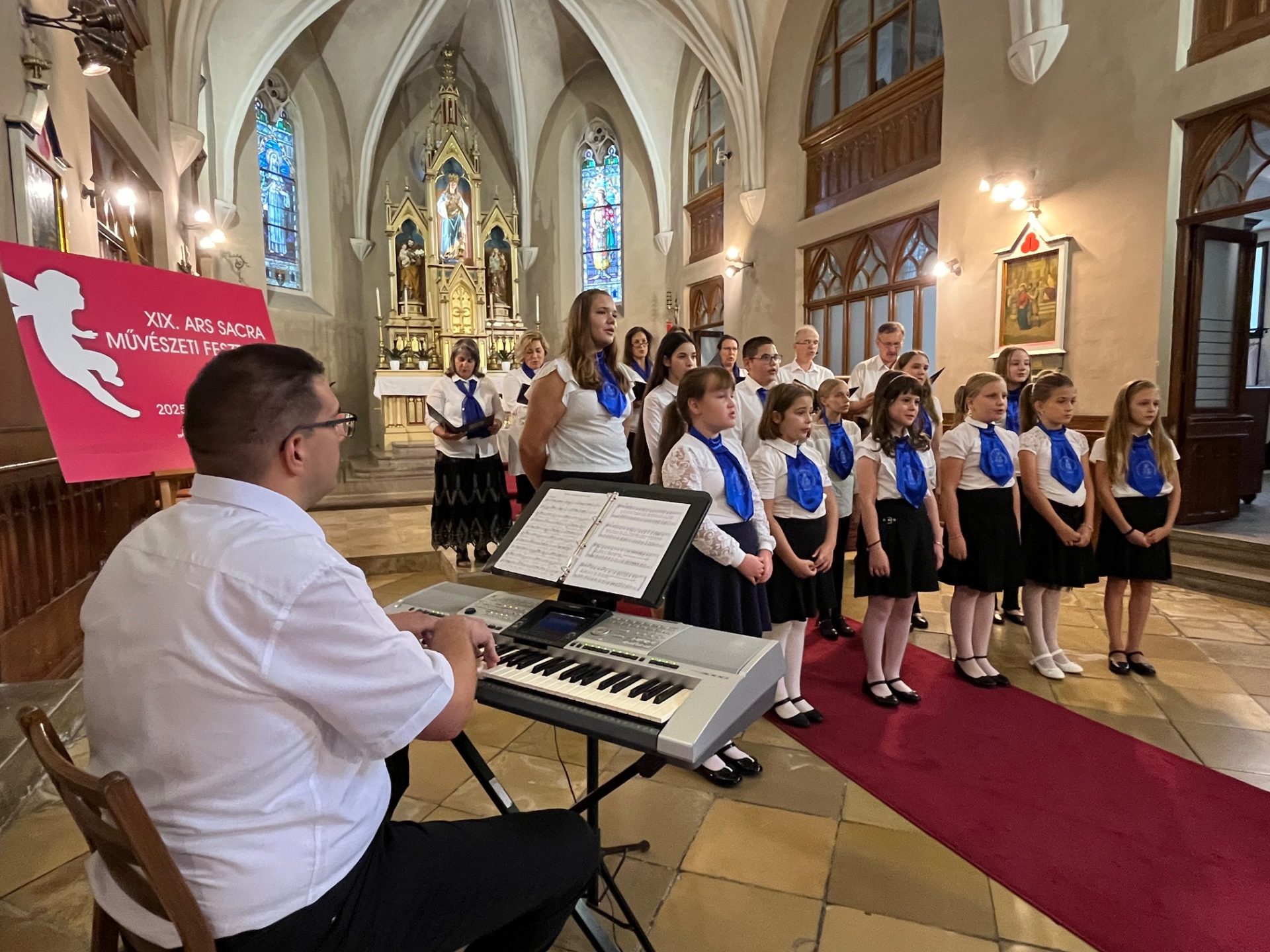 Ars Sacra Fesztivál Tapolcán – a Nagyboldogasszony Iskola kiállításával