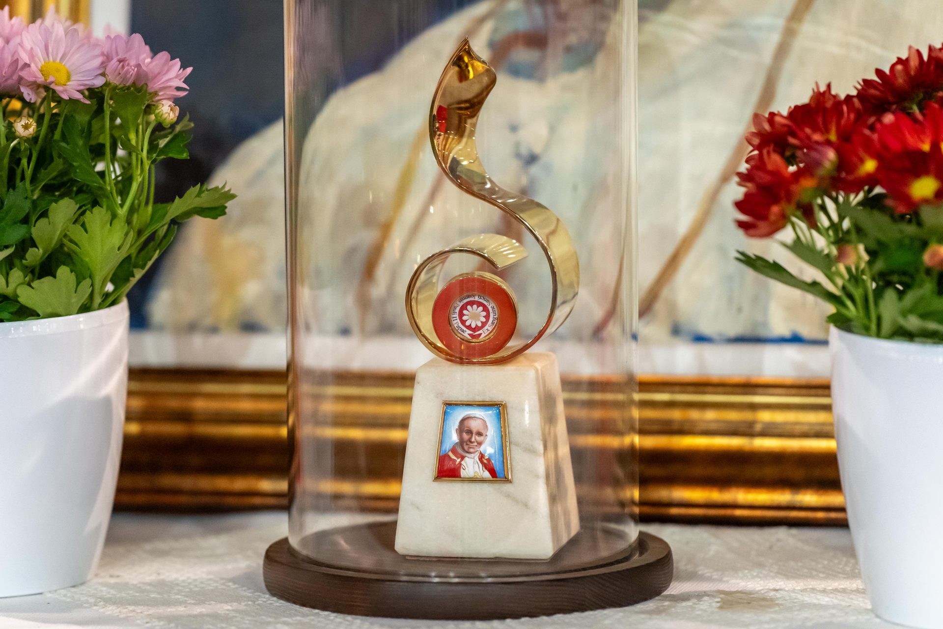 Szent II. János Pál pápa vérereklyéje a hévízi Szentlélek templomban 