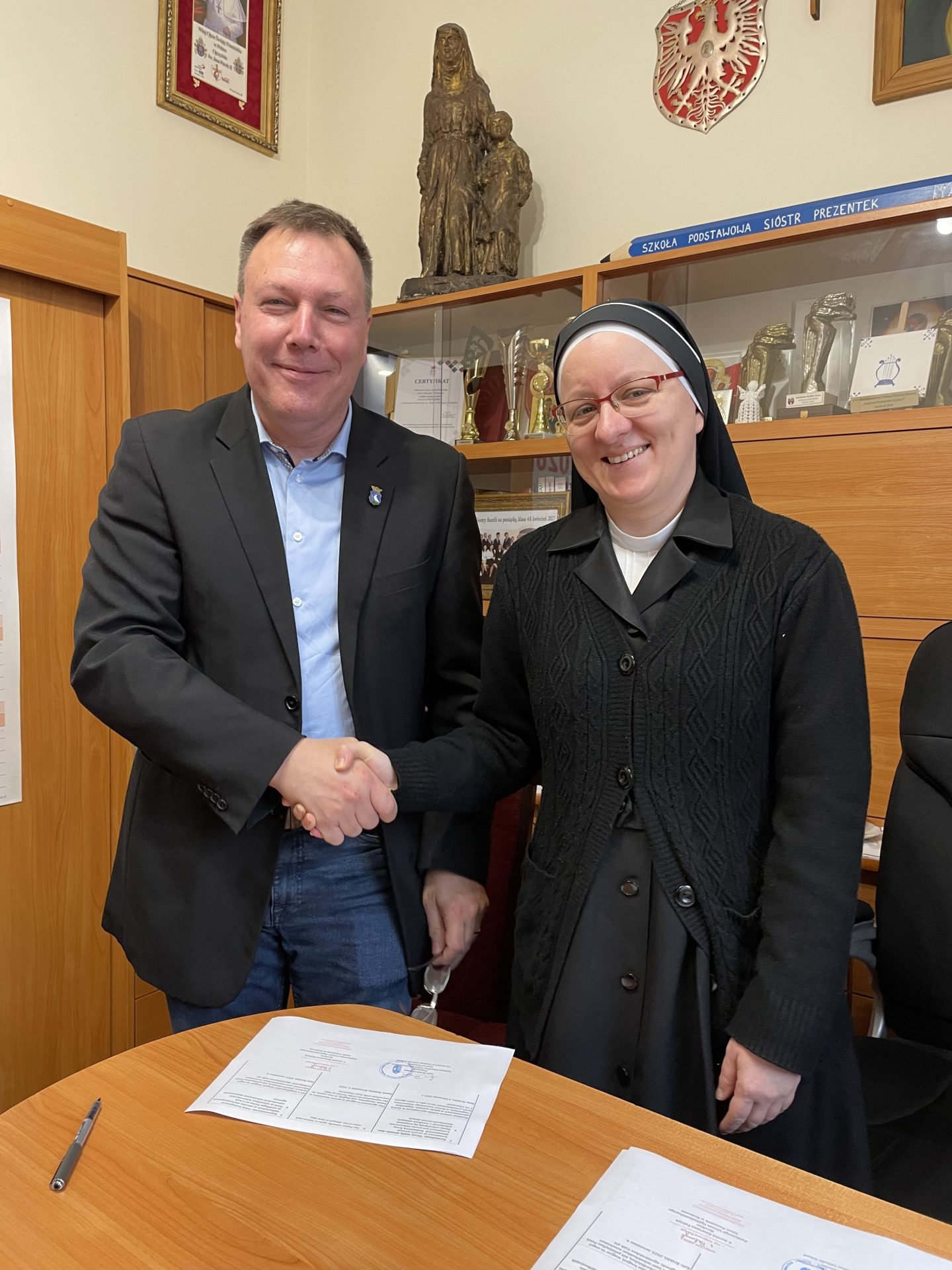 A Padányi Katolikus Iskola középiskolás kórusainak útja lengyel testvériskolájukhoz