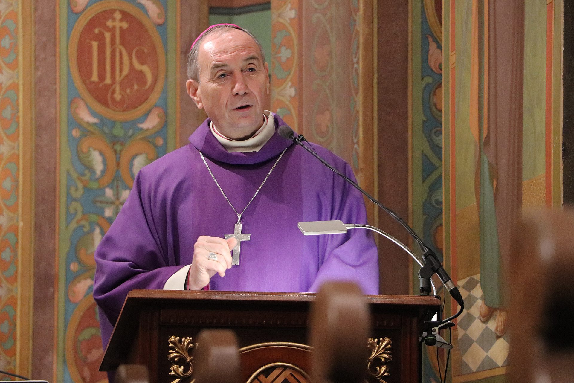 A tanítás, amely az életre vezet – folytatódott a nagyböjti lelkigyakorlat Veszprémben