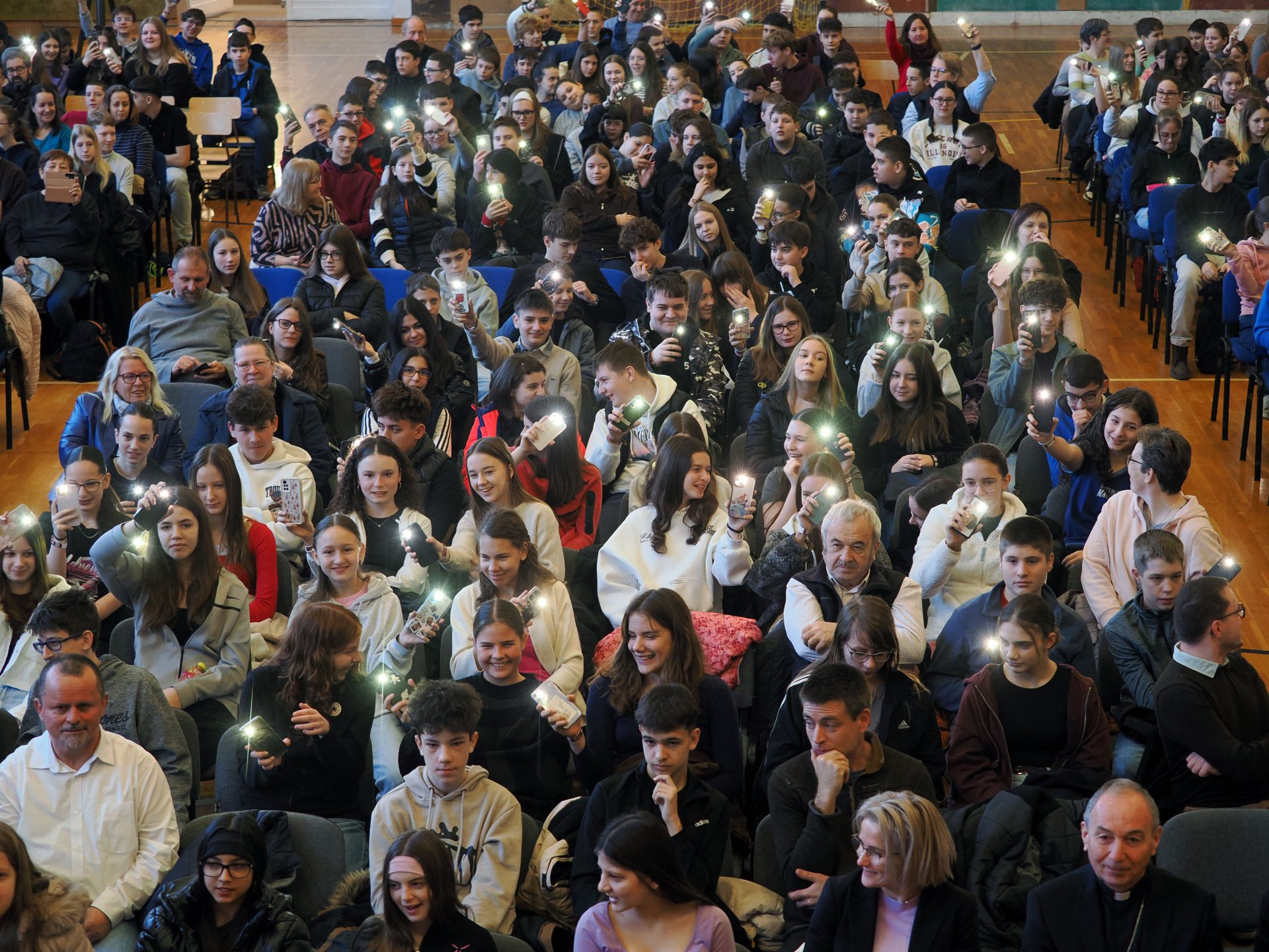 Veszprémben folytatódott a bérmálásra készülő fiatalok régiós találkozója