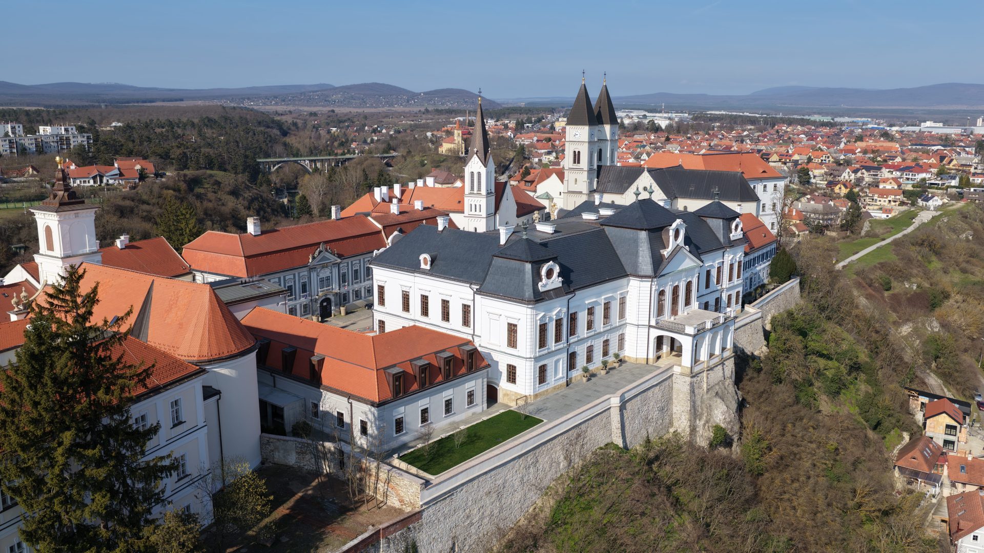 A püspök, aki átformálta a Várhegyet