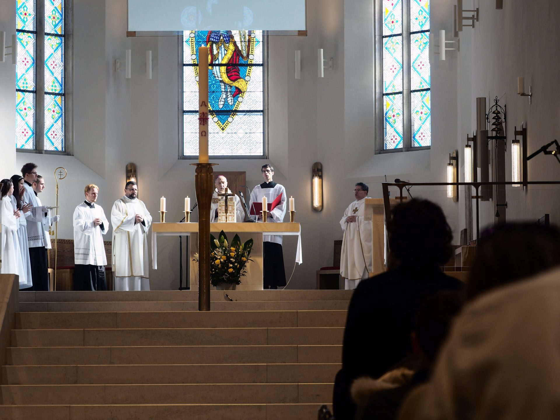 „Látta és hitt” – Húsvét öröme a veszprémi főszékesegyházban