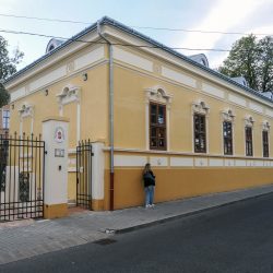 Kis épület, nagy csoda